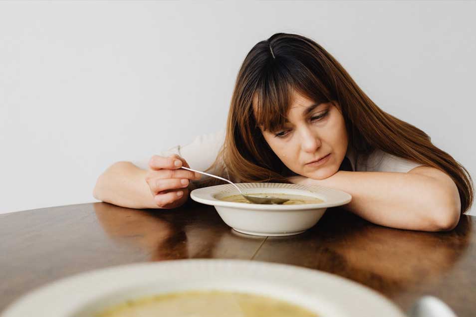 Using CBT Techniques to Manage Eating Disorder Behaviors